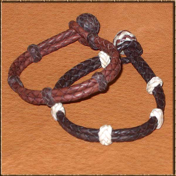 Kangaroo Bracelet with Buttons - JEWELRY